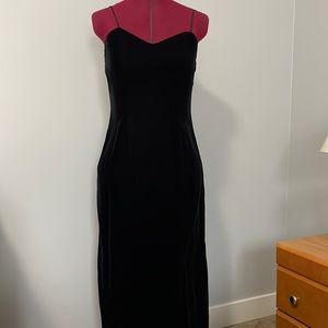 90s Black Velvet Formal Dress 💃🏼